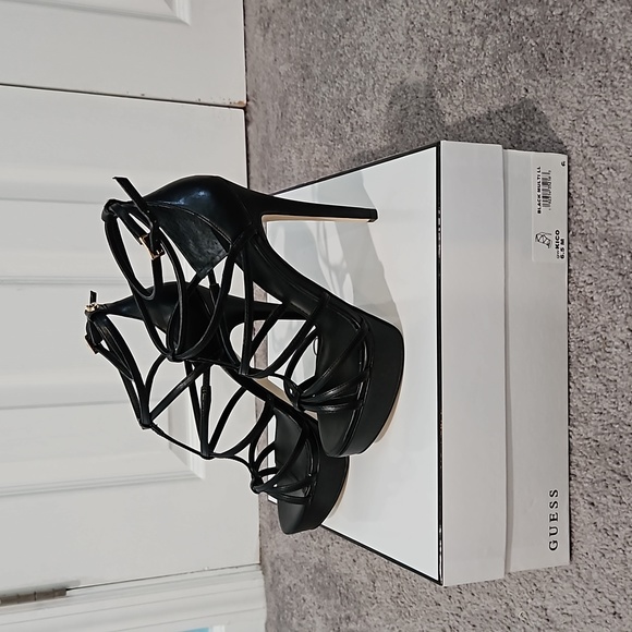 Guess heels - Picture 2 of 3